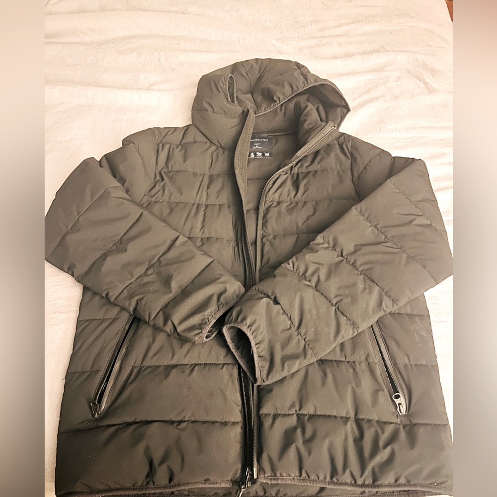 Lightweight men’s jacket. Worn twice. Like new!